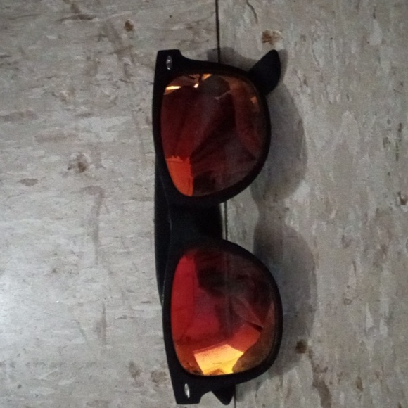 Sunglasses - Picture 1 of 1